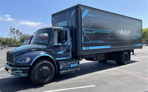 em2 electric box truck